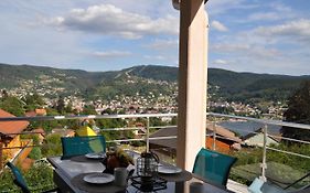 le bleu du lac Sauna et Spa